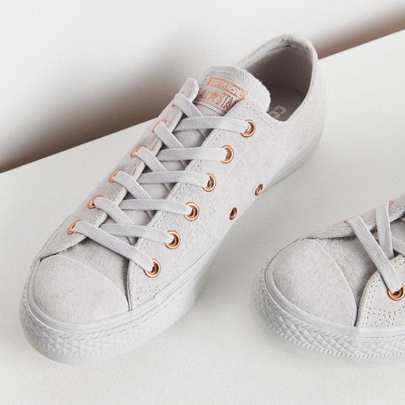 Converse Shoes - 👟✨ Converse Chuck Taylor All Star Suede Low Top Women’s 9/Men’s 7 (157387C)